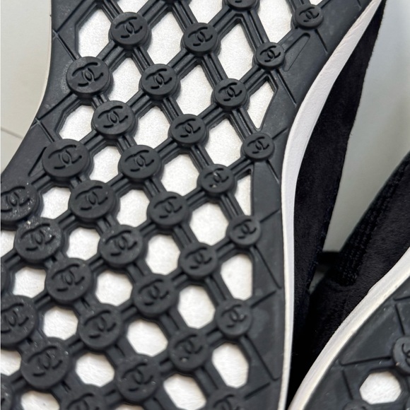 Chanel authentic sneakers in black size 38, used only once. perfect condition - Picture 10 of 12
